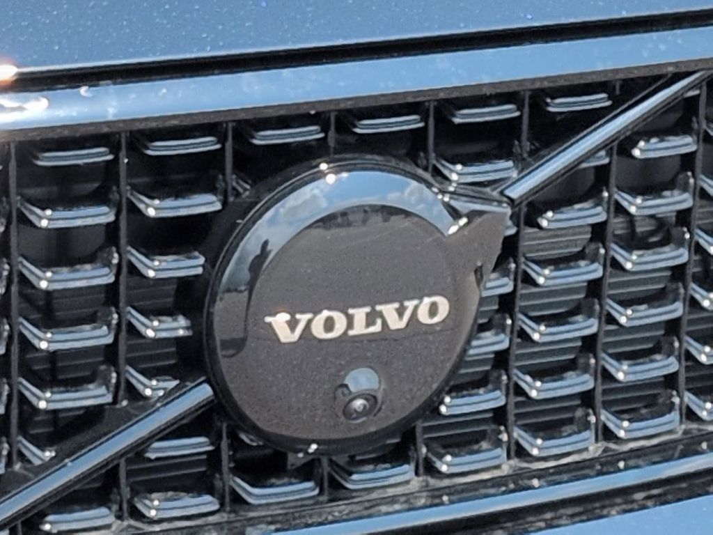 Thumbnail: 2026 Volvo XC40 - 9