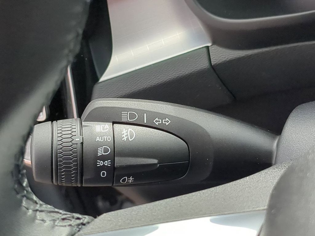 Thumbnail: 2026 Volvo XC40 - 28