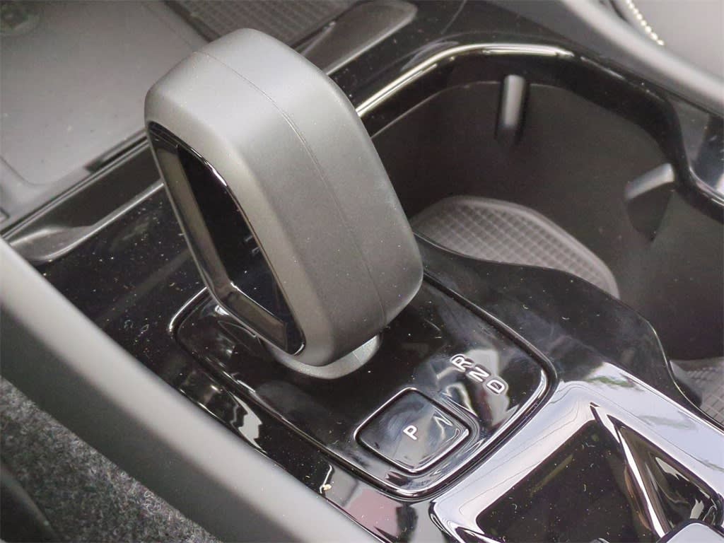 Thumbnail: 2026 Volvo XC40 - 35