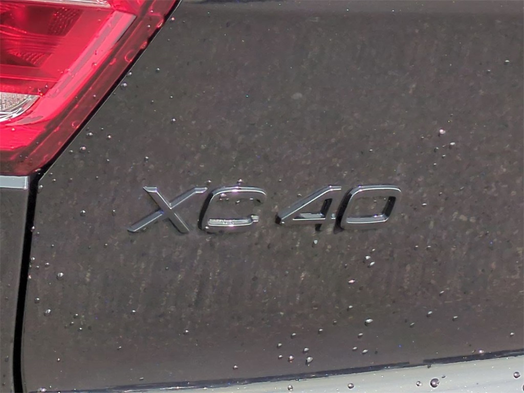 Thumbnail: 2026 Volvo XC40 - 23