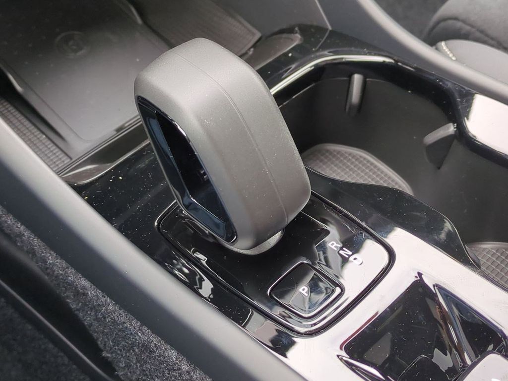 Thumbnail: 2026 Volvo XC40 - 34