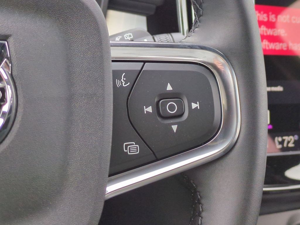 Thumbnail: 2026 Volvo XC40 - 29