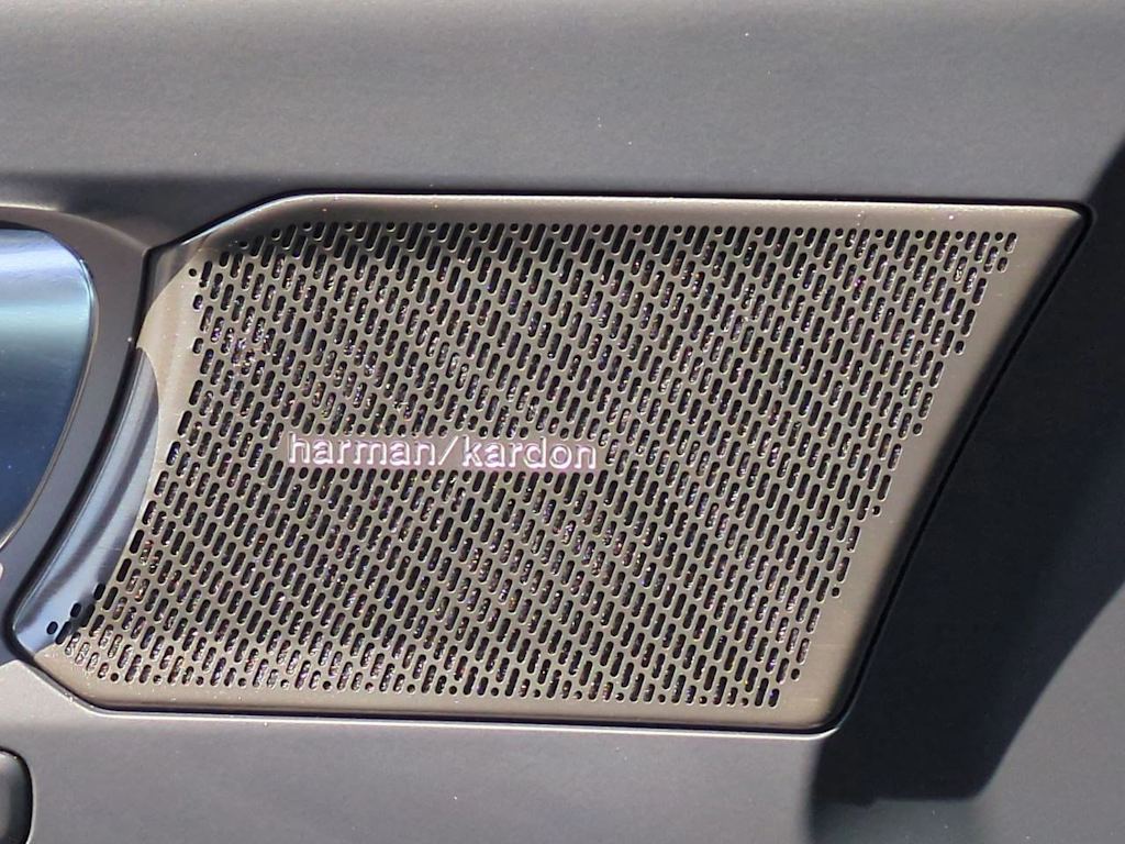 2024 Volvo XC40 B5 Plus 35