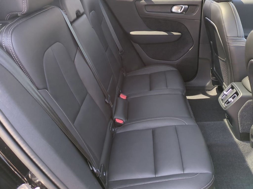 2024 Volvo XC40 B5 Plus 28