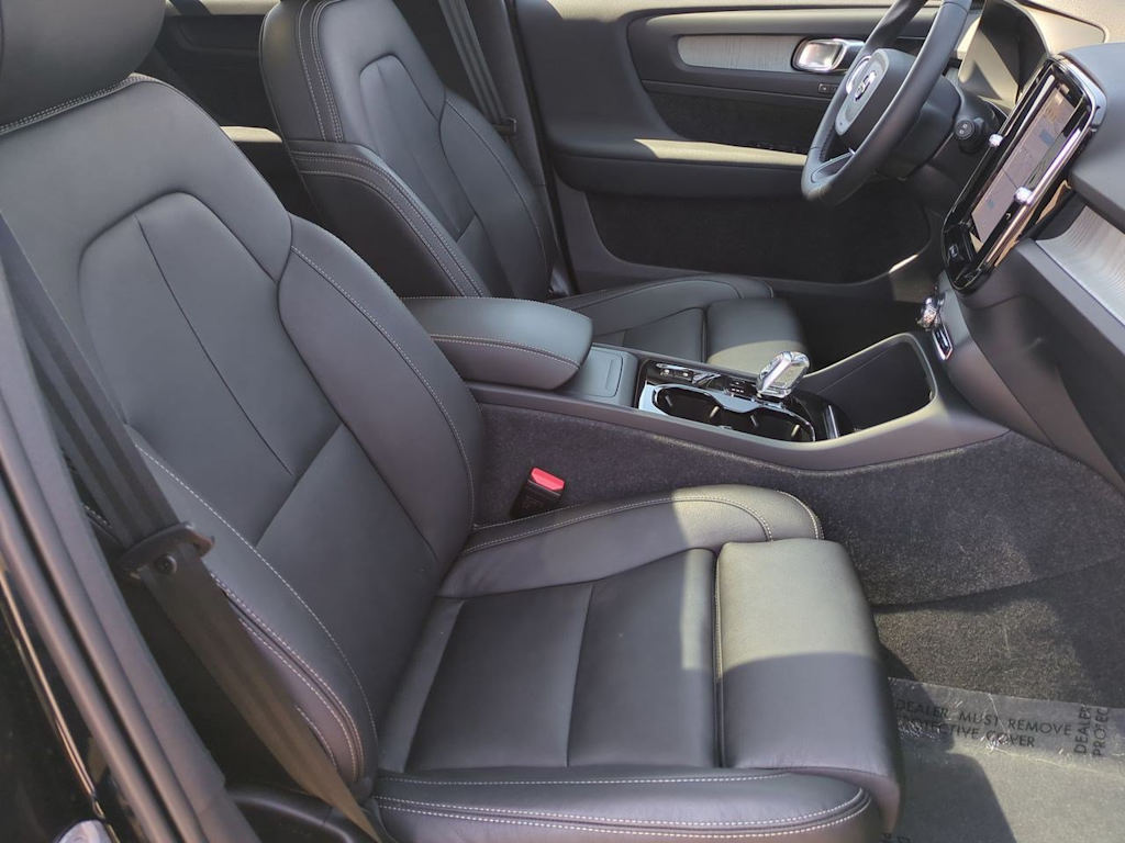 2024 Volvo XC40 B5 Plus 12