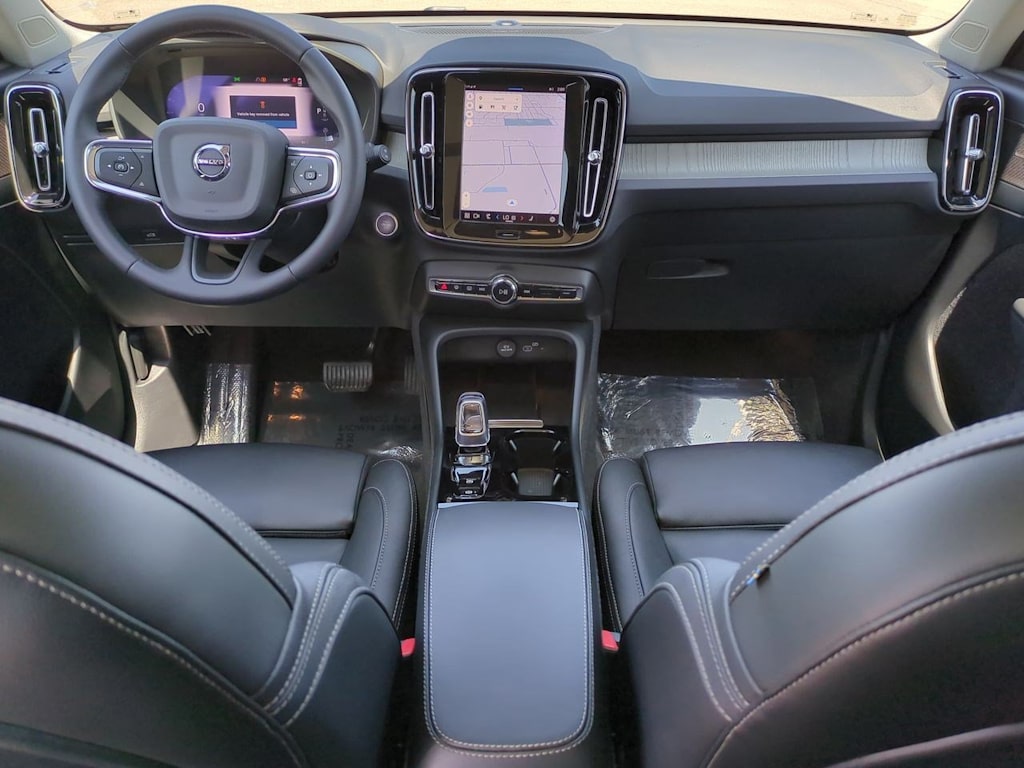2024 Volvo XC40 B5 Plus 10