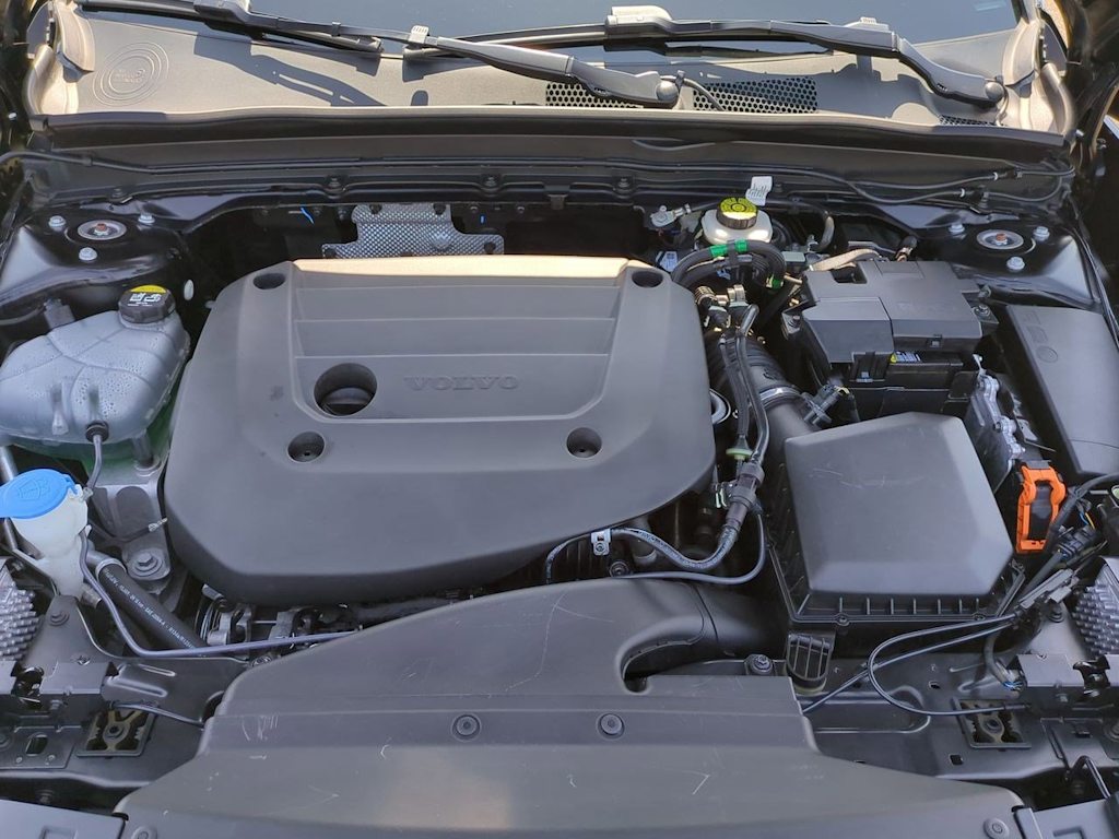 2024 Volvo XC40 B5 Plus 24