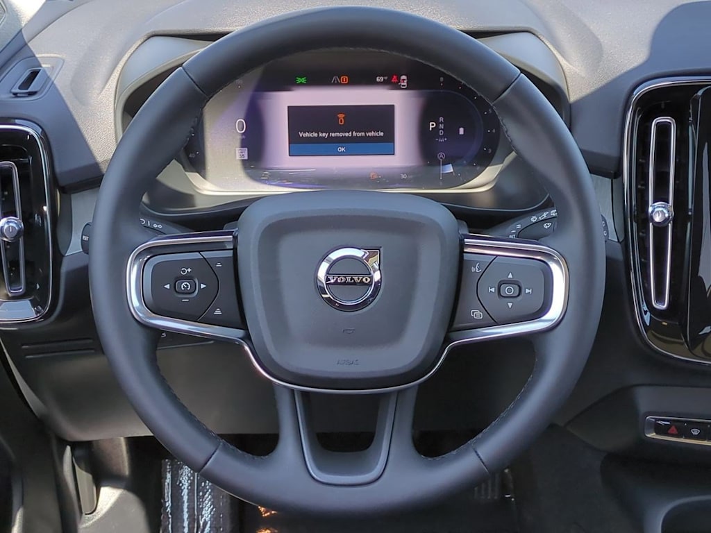 2024 Volvo XC40 B5 Plus 14