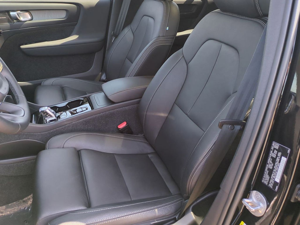 2024 Volvo XC40 B5 Plus 11