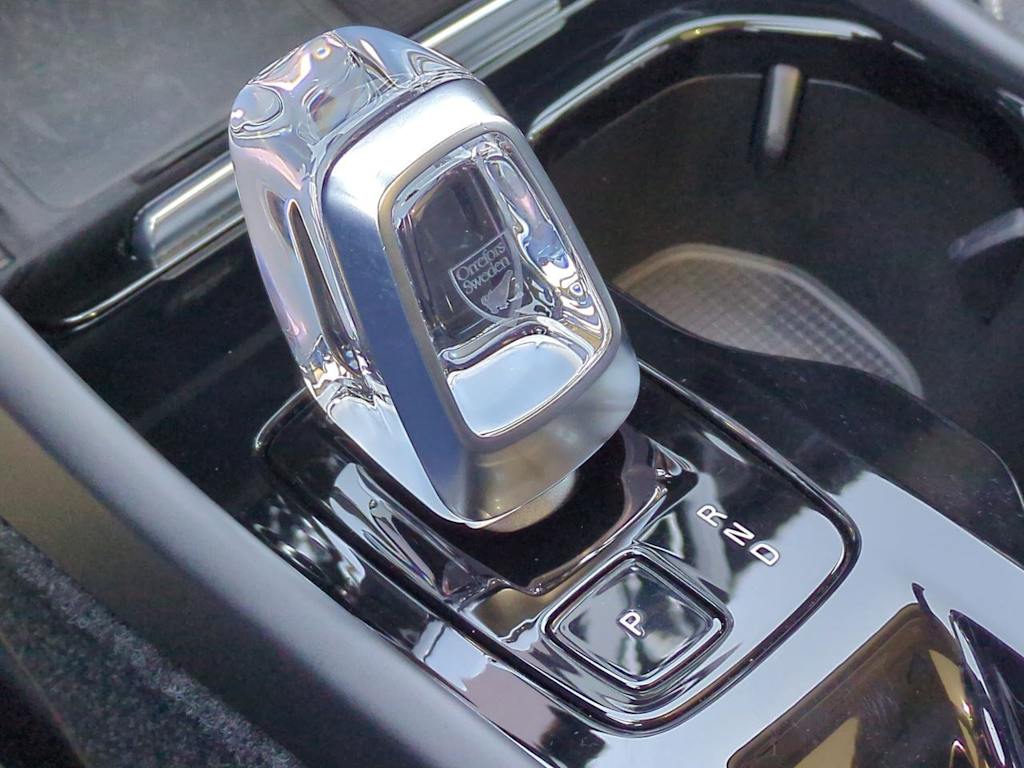 2024 Volvo XC40 B5 Plus 16