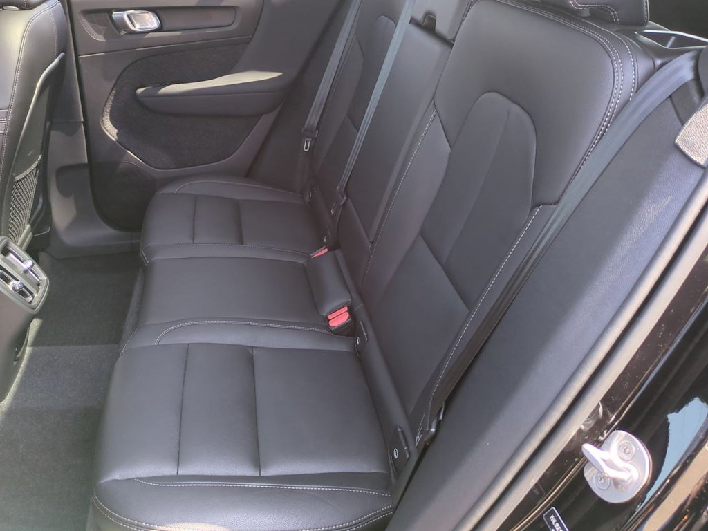 2024 Volvo XC40 B5 Plus 27