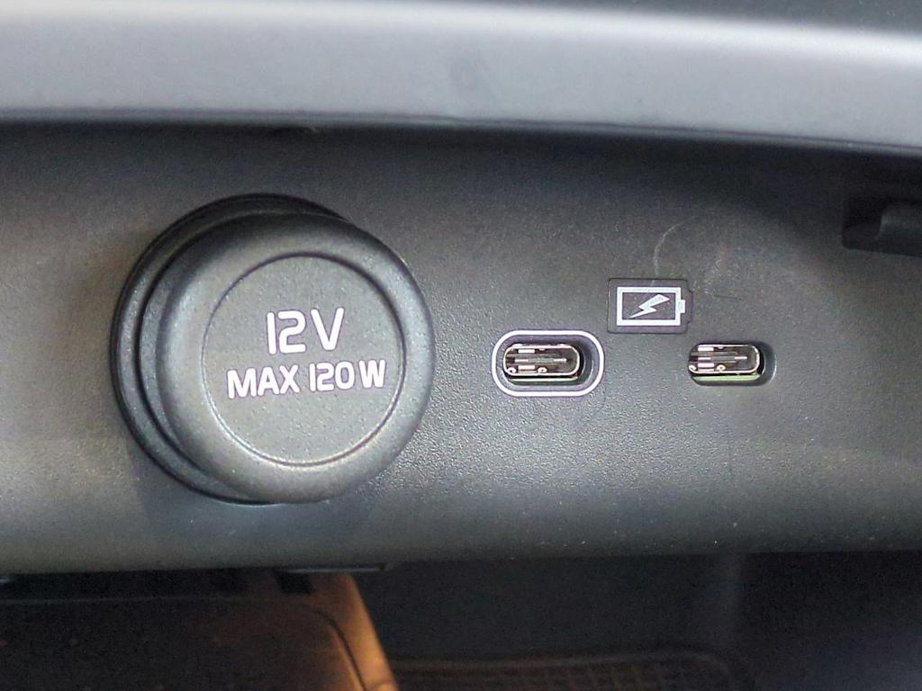 2024 Volvo XC40 B5 Plus 36