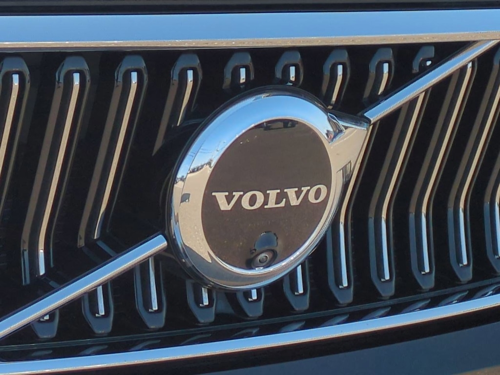 2024 Volvo XC40 B5 Plus 9