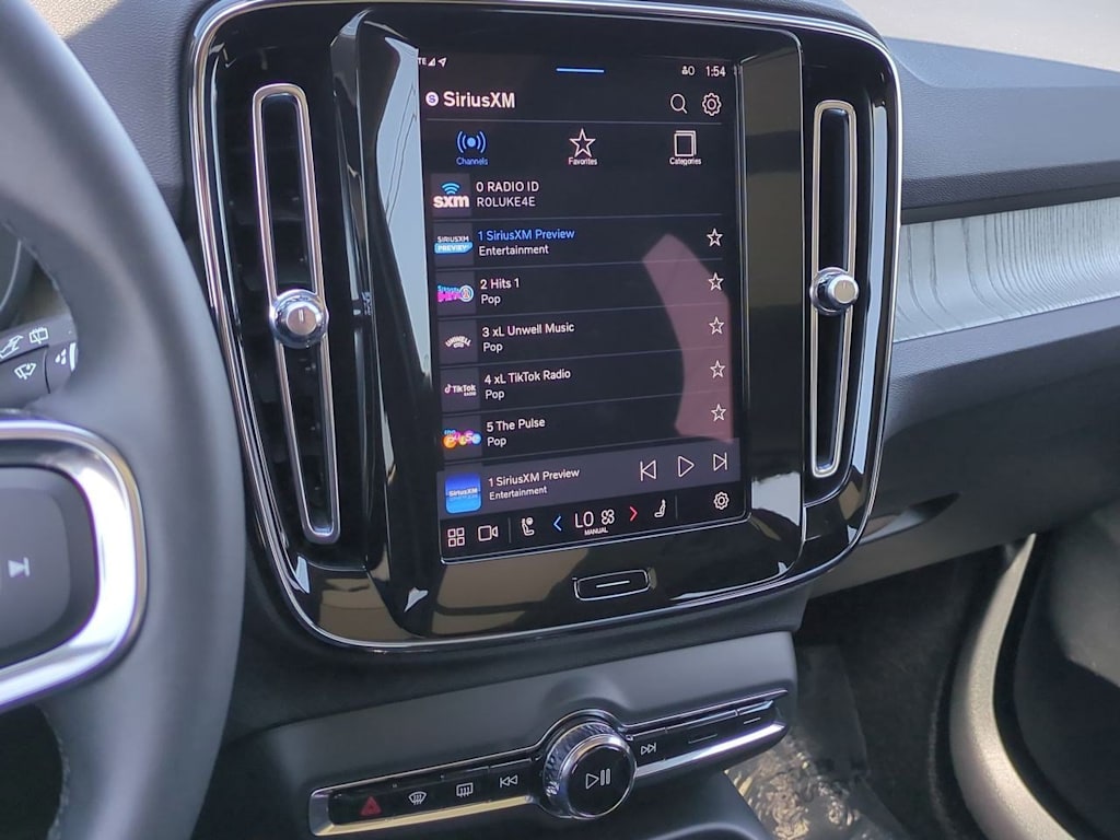 2024 Volvo XC40 B5 Plus 15