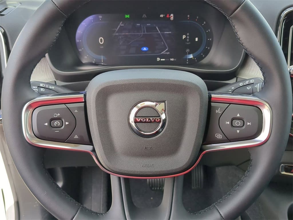 Thumbnail: 2025 Volvo XC40 - 28