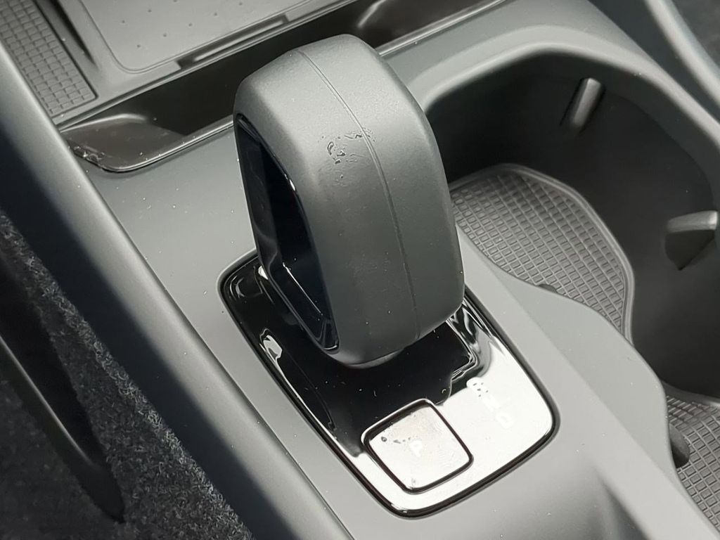 Thumbnail: 2026 Volvo XC40 - 15