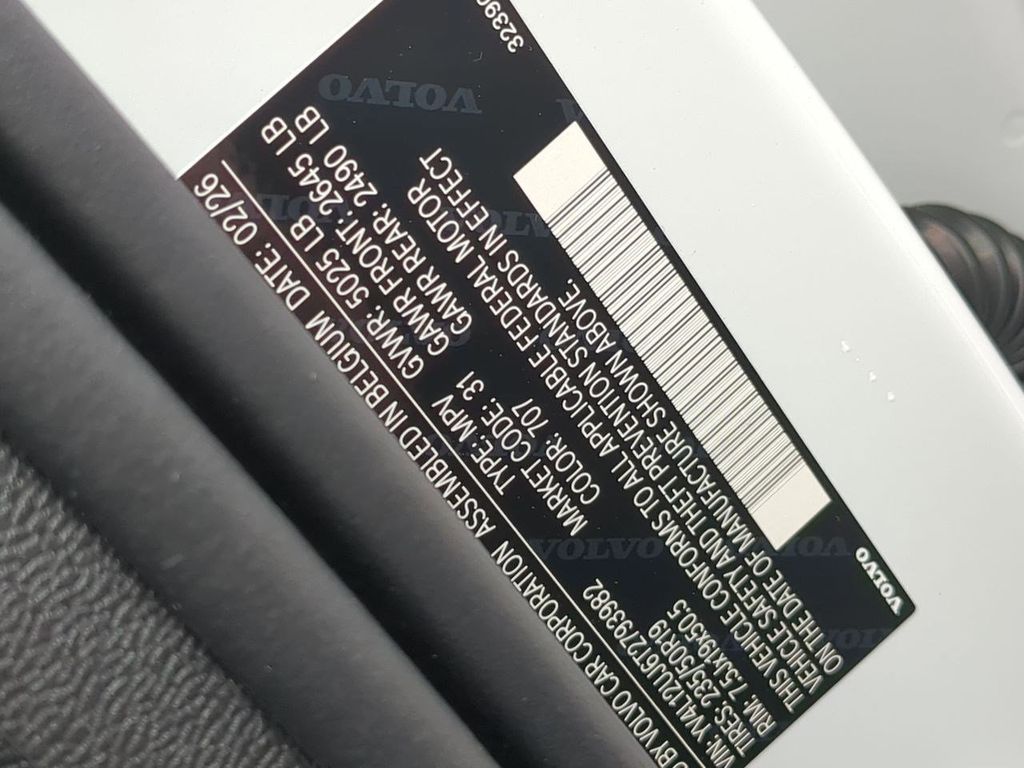 Thumbnail: 2026 Volvo XC40 - 7