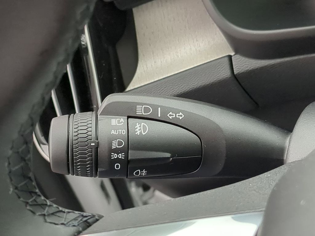 Thumbnail: 2026 Volvo XC40 - 26