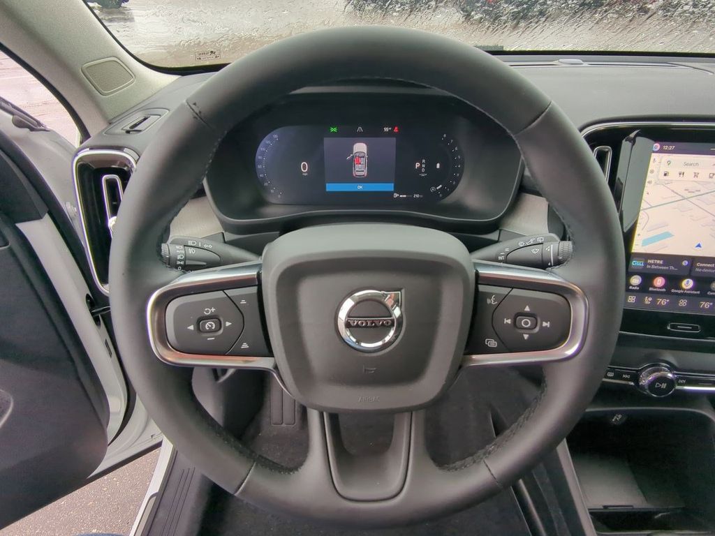 Thumbnail: 2026 Volvo XC40 - 13