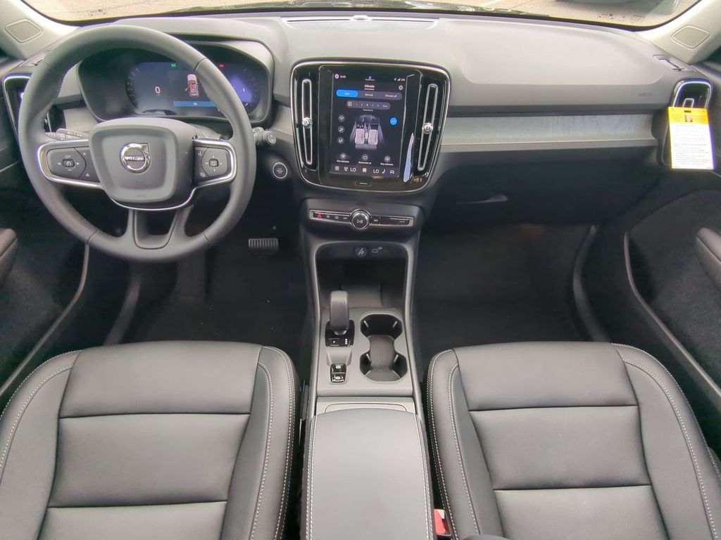 Thumbnail: 2026 Volvo XC40 - 9