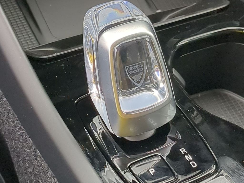 Thumbnail: 2026 Volvo XC40 - 15