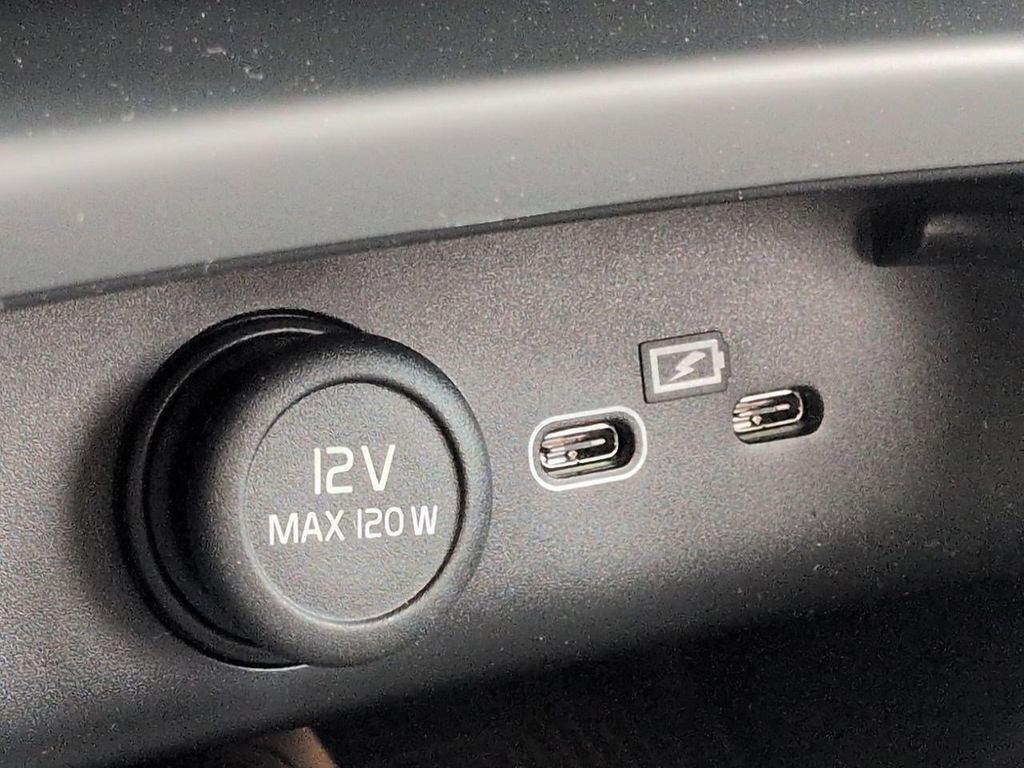 Thumbnail: 2026 Volvo XC40 - 34
