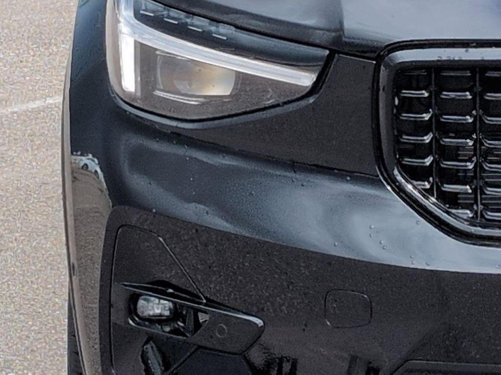 Thumbnail: 2026 Volvo XC40 - 22