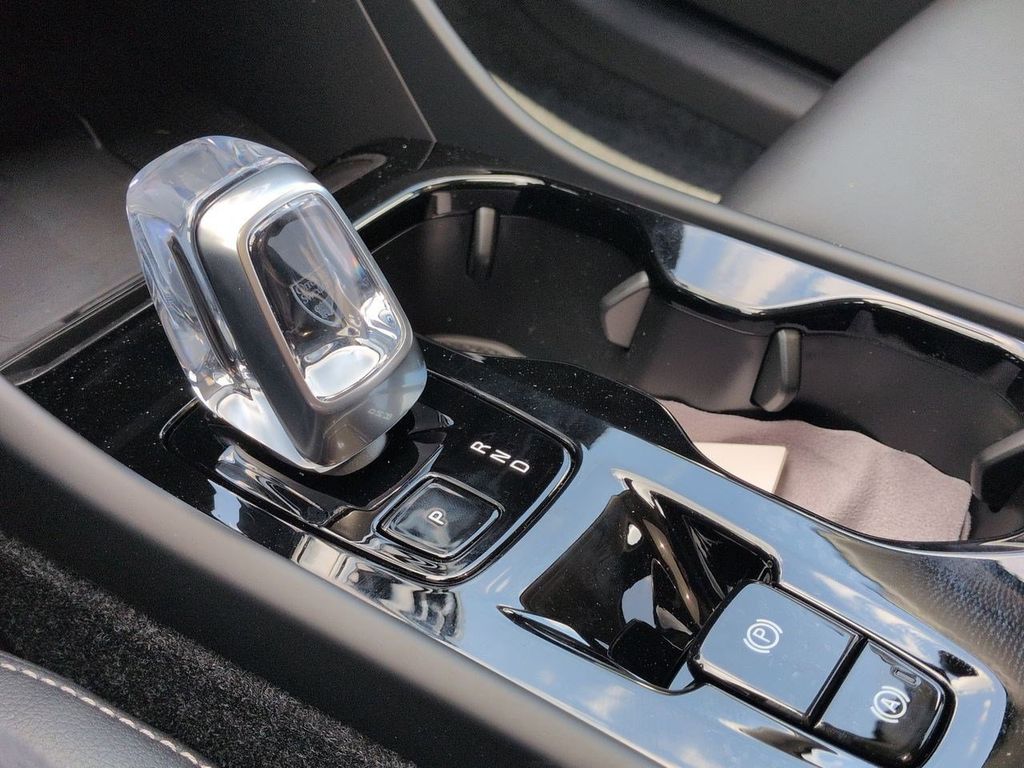 Thumbnail: 2026 Volvo XC40 - 35