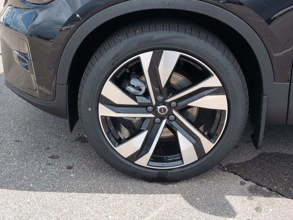 Thumbnail: 2026 Volvo XC40 - 7