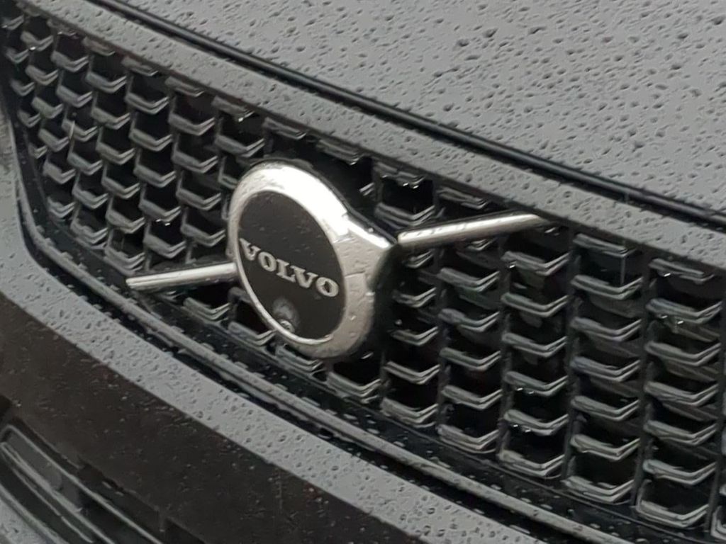 Thumbnail: 2024 Volvo XC40 - 7