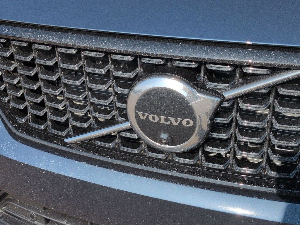 Thumbnail: 2026 Volvo XC40 - 23