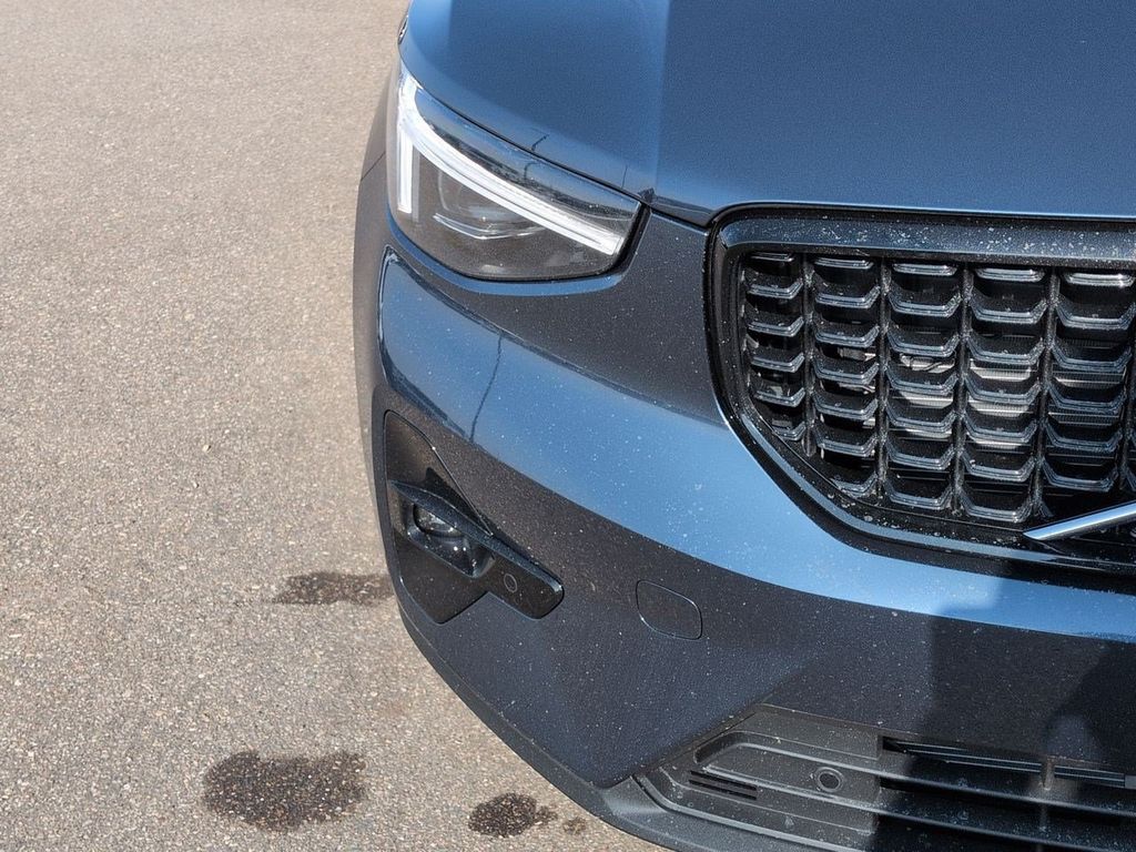 Thumbnail: 2026 Volvo XC40 - 7
