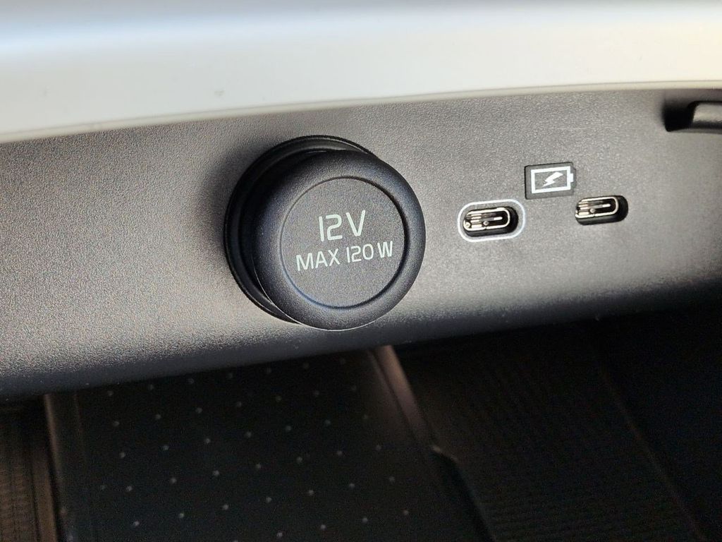 Thumbnail: 2026 Volvo XC40 - 34