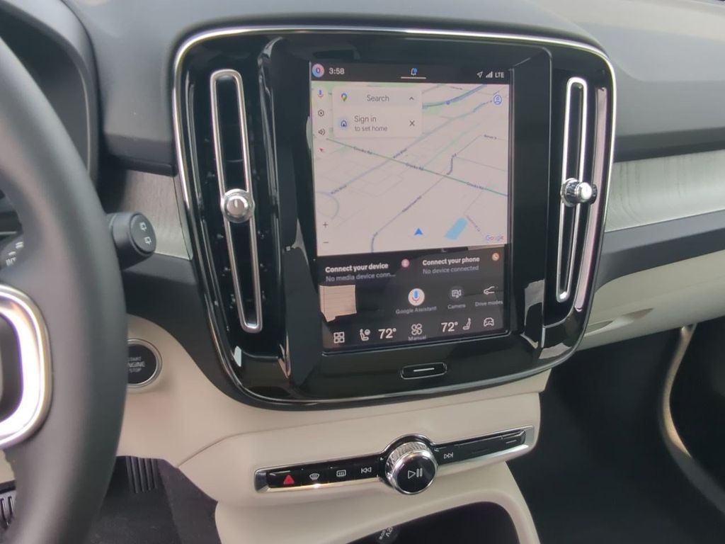 Thumbnail: 2026 Volvo XC40 - 14