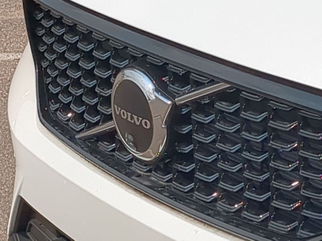 Thumbnail: 2026 Volvo XC40 - 7