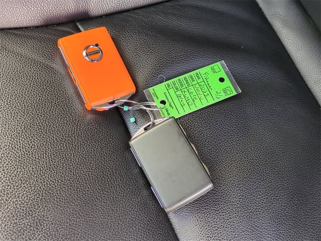 Thumbnail: 2023 Volvo XC40 - 16