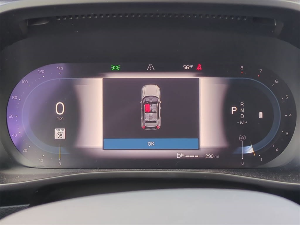 Thumbnail: 2023 Volvo XC40 - 14