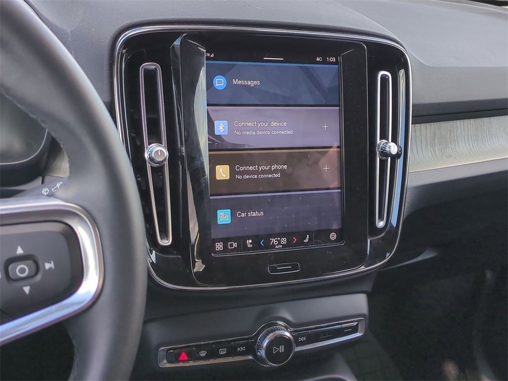 Thumbnail: 2023 Volvo XC40 - 12