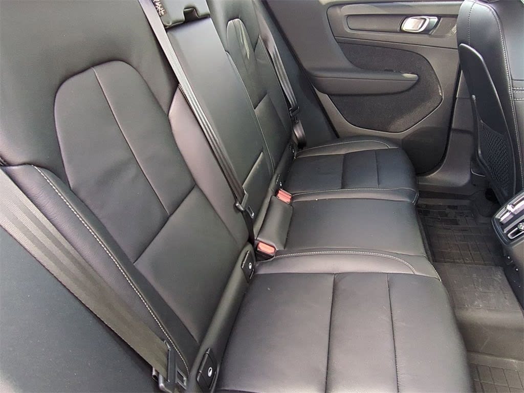 Thumbnail: 2023 Volvo XC40 - 23