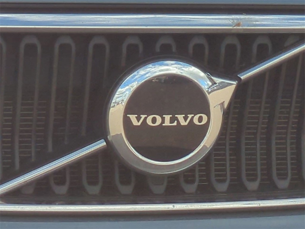 Thumbnail: 2023 Volvo XC40 - 5