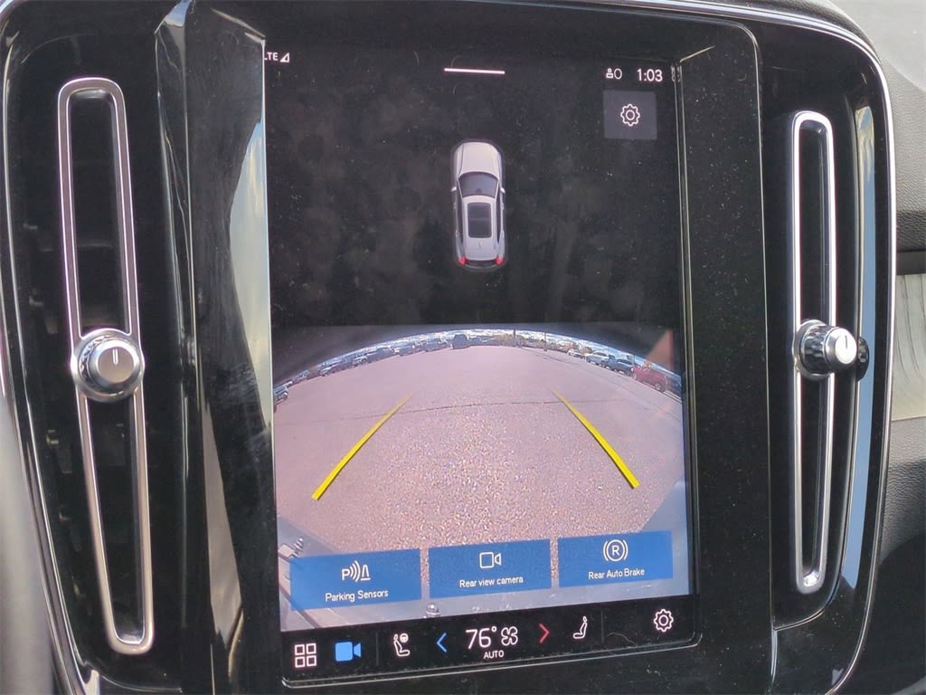 Thumbnail: 2023 Volvo XC40 - 28