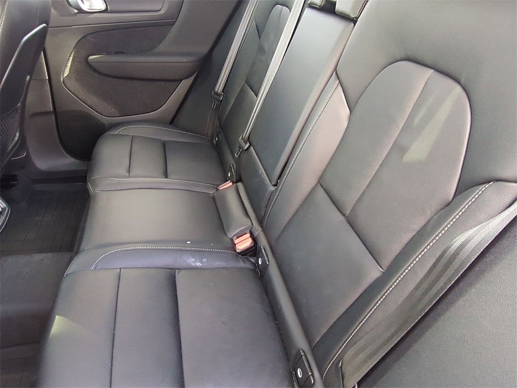 Thumbnail: 2023 Volvo XC40 - 22