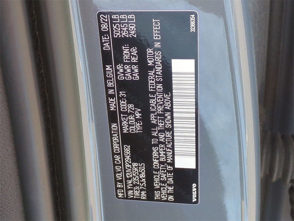 Thumbnail: 2023 Volvo XC40 - 17