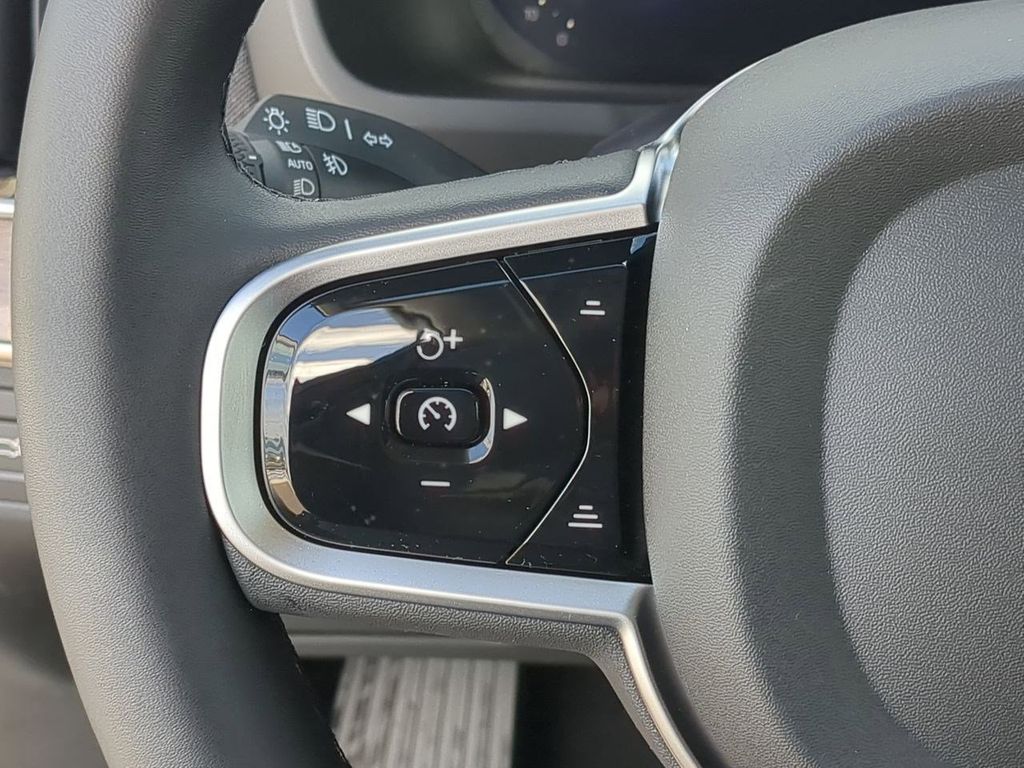 Thumbnail: 2026 Volvo XC90 - 27