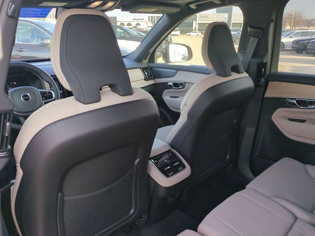 Thumbnail: 2026 Volvo XC90 - 7