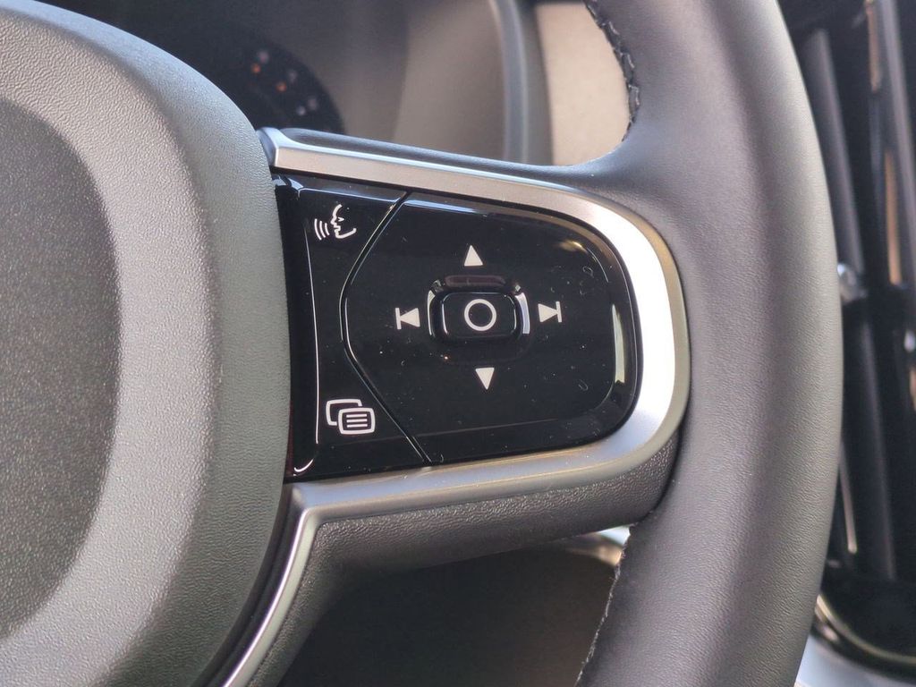 Thumbnail: 2026 Volvo XC90 - 23