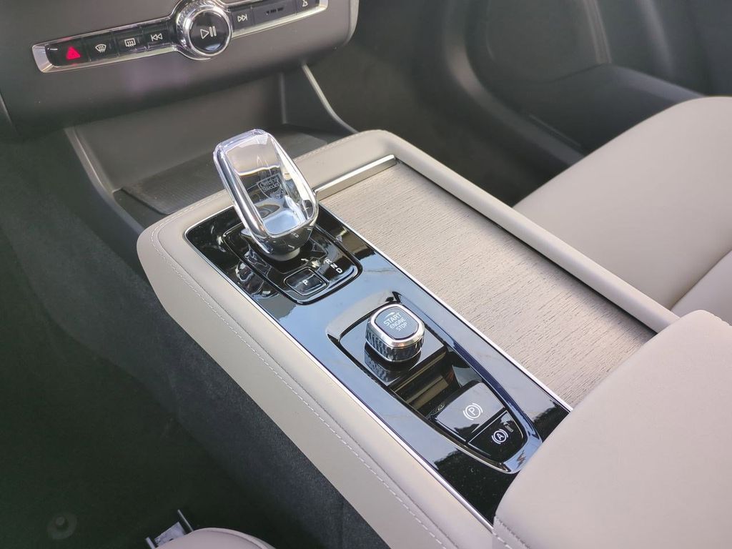 Thumbnail: 2026 Volvo XC90 - 11