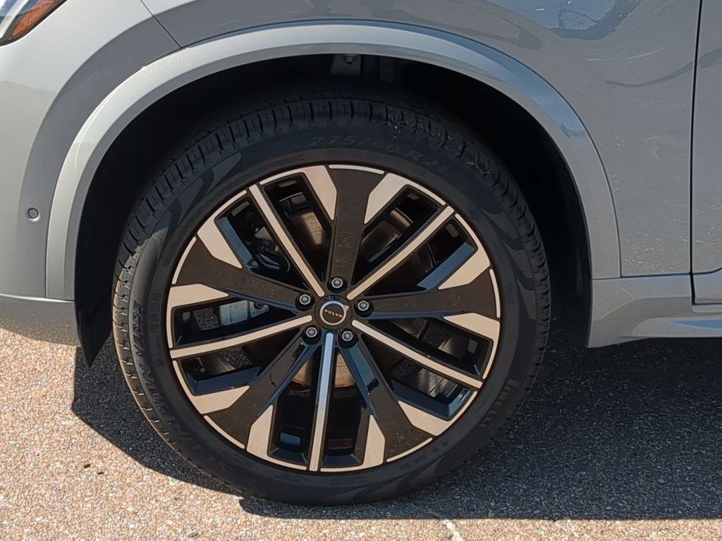 Thumbnail: 2026 Volvo XC90 - 8
