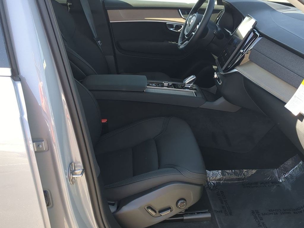 Thumbnail: 2026 Volvo XC90 - 11