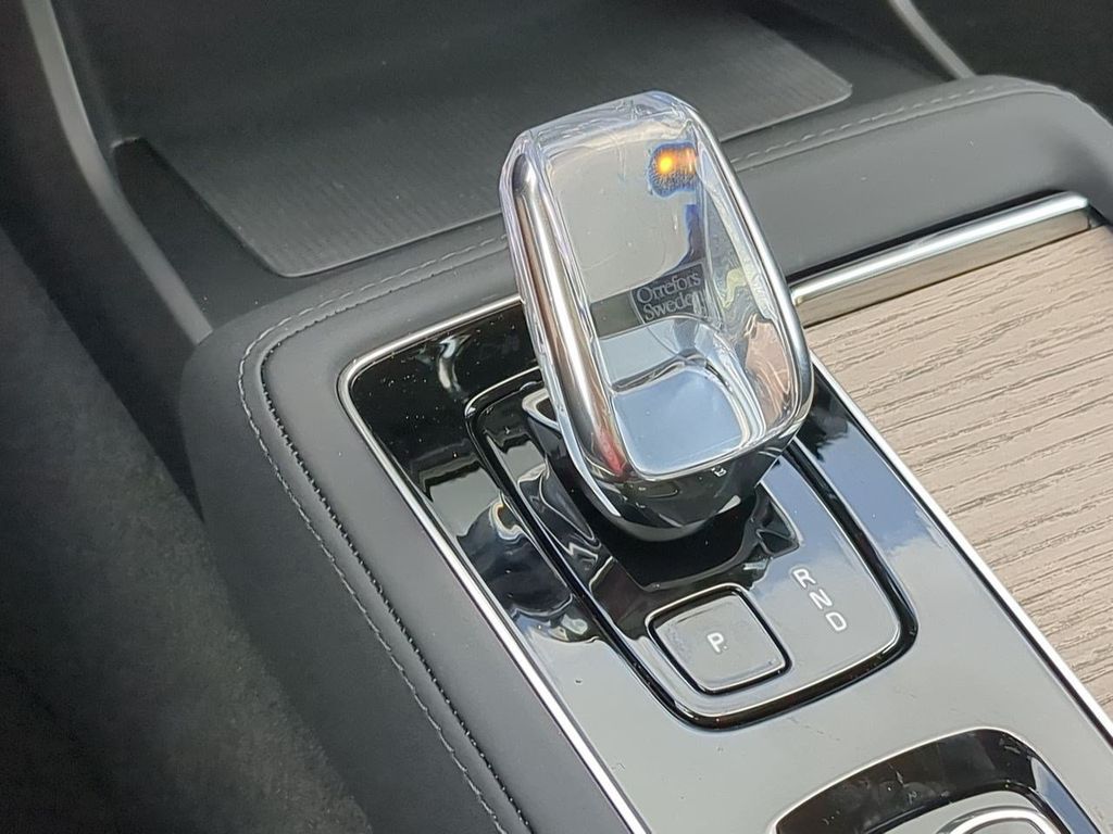Thumbnail: 2026 Volvo XC90 - 15